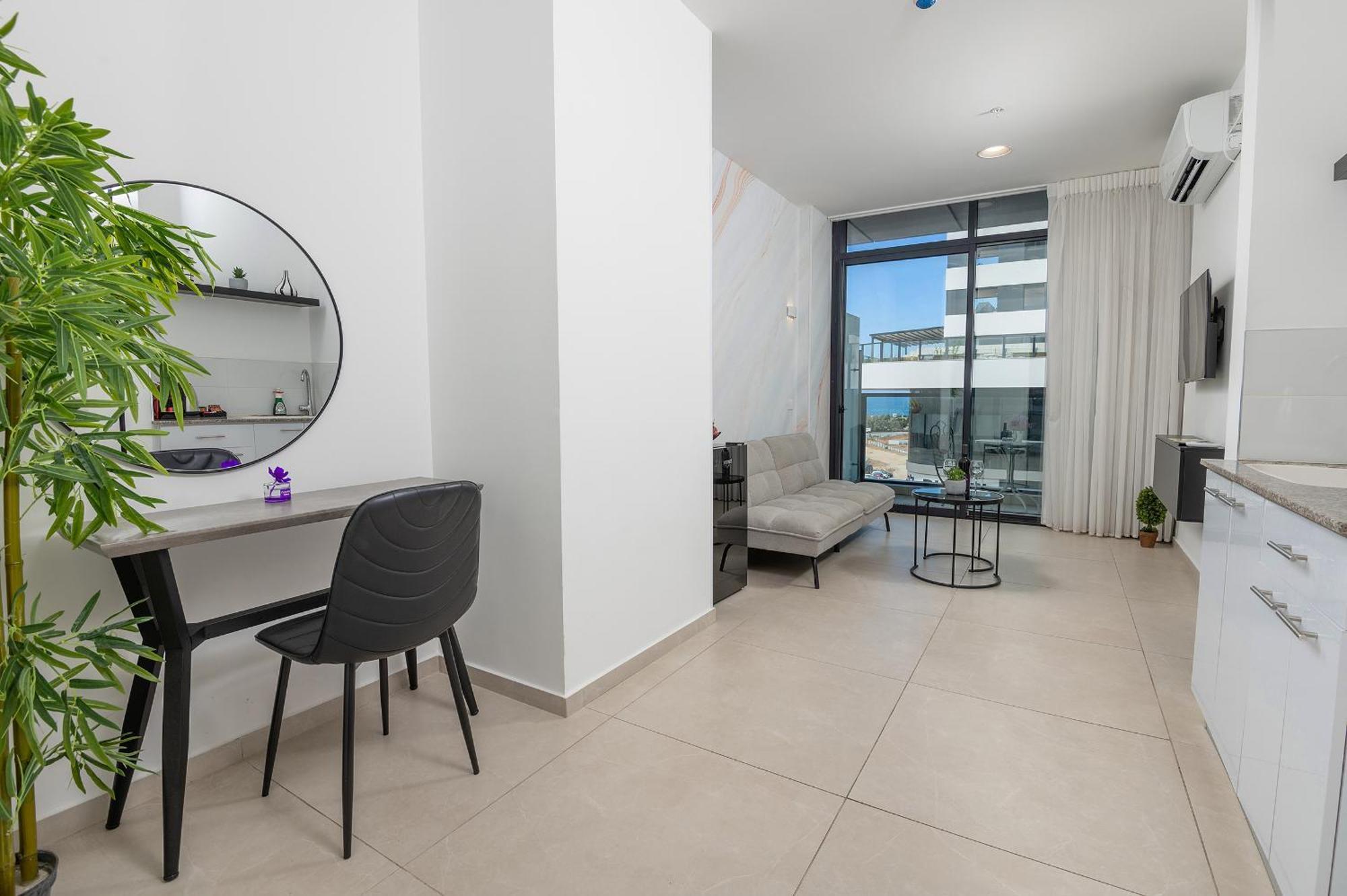 Hi-Yam Seaview Apartments & Suites - יש ממ"ד Bat Yam Luaran gambar