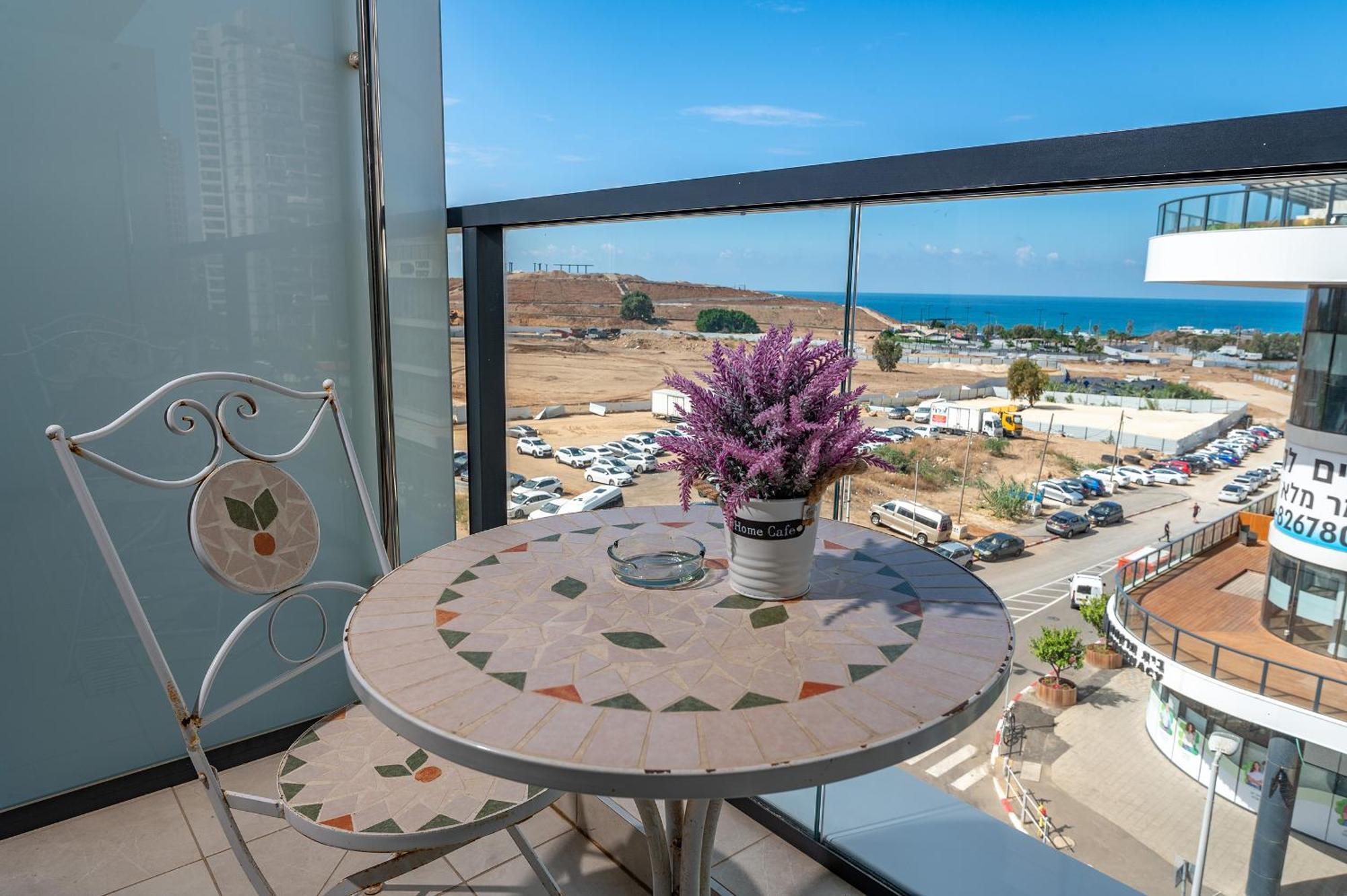 Hi-Yam Seaview Apartments & Suites - יש ממ"ד Bat Yam Bilik gambar