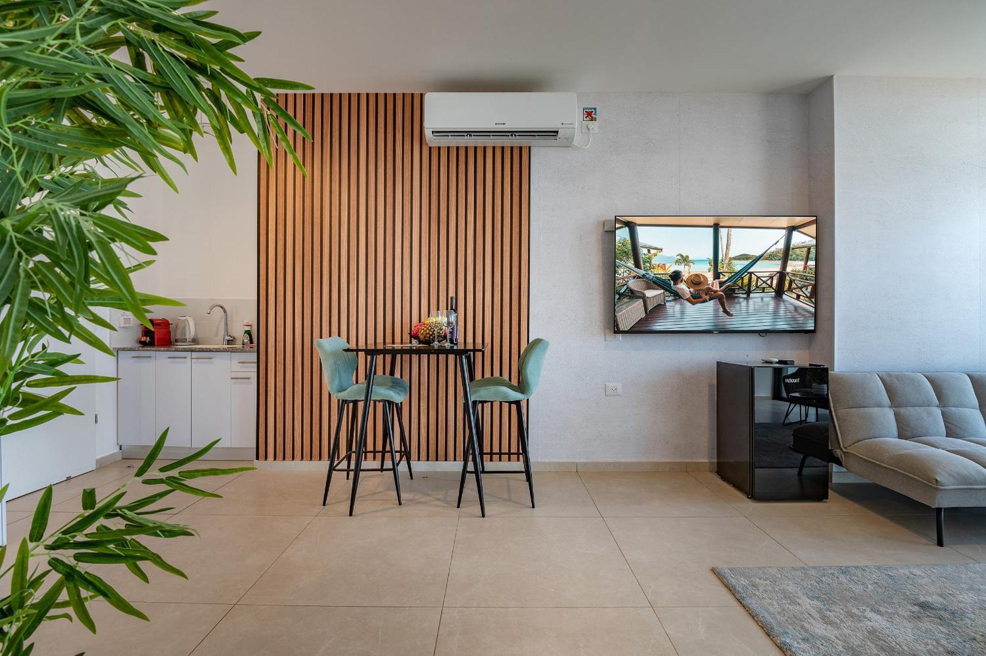 Hi-Yam Seaview Apartments & Suites - יש ממ"ד Bat Yam Bilik gambar