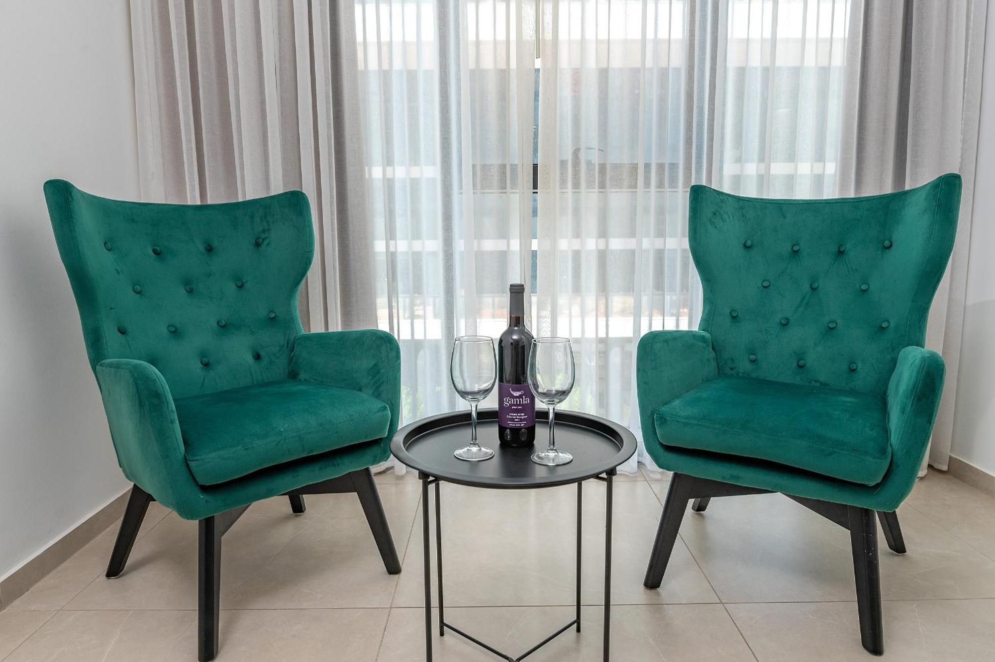 Hi-Yam Seaview Apartments & Suites - יש ממ"ד Bat Yam Bilik gambar