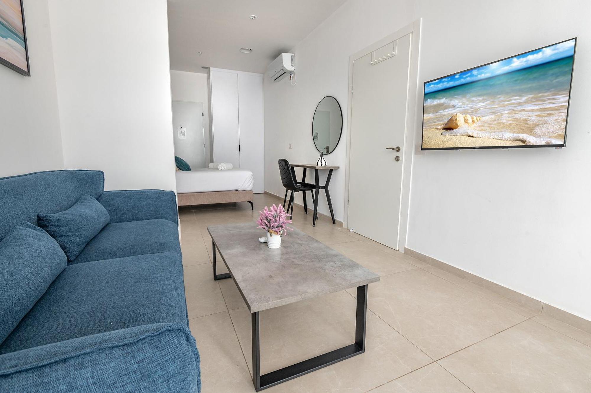 Hi-Yam Seaview Apartments & Suites - יש ממ"ד Bat Yam Bilik gambar
